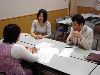 写真：相談会の様子