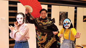 変面ショーの写真