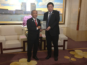 相模原市友好訪中団8名が無錫市を訪問の写真