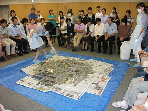 吐物処理の実演の写真