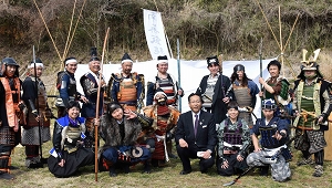 津久井衆甲冑隊の集合写真