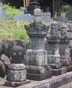 伝津久井城主内藤氏の墓