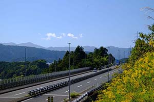 県道510号荒句大橋　東側より西方向を望む