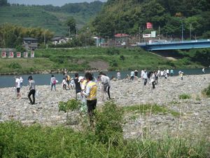 相模川での活動の様子