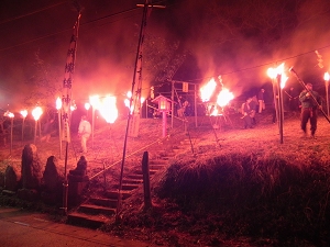 秋葉神社の火祭りの様子