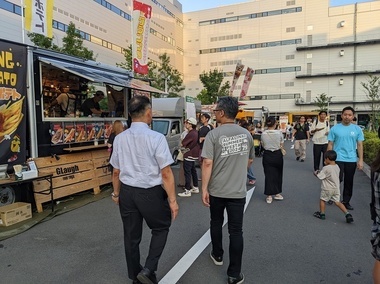 日本GLP津谷部長と会場を巡回。