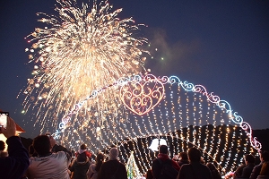 宮ヶ瀬クリスマス点灯式の様子