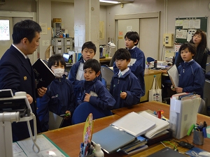 消防署内の見学の様子