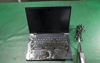 充電中に出火した製品写真