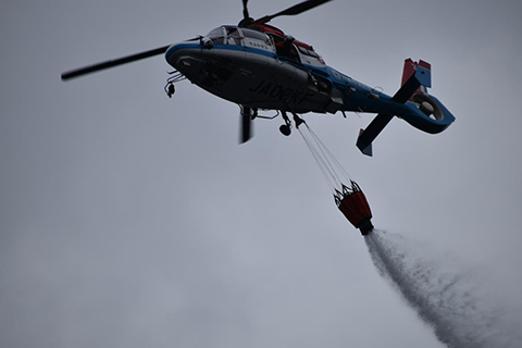 空中消火訓練写真
