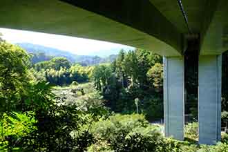 荒句大橋踊り場から平井方面を望む